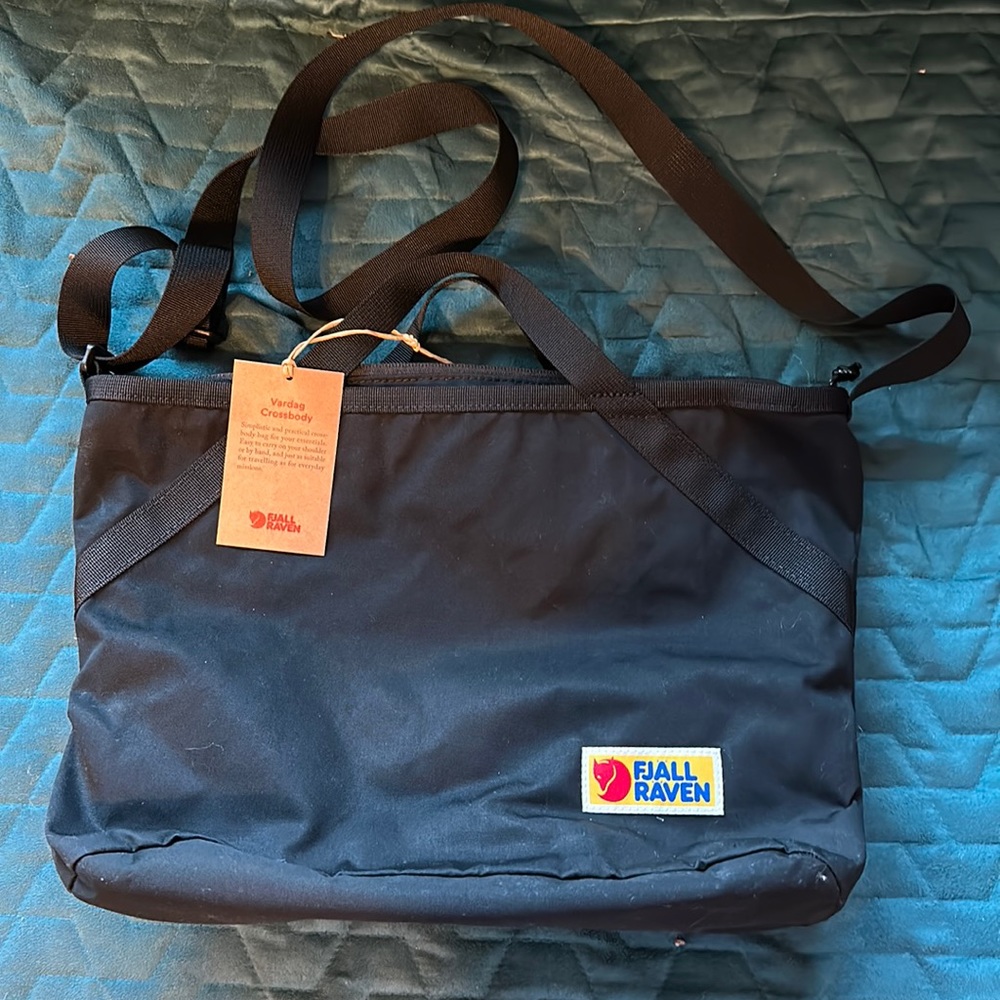 NWT Fjallraven Vardag Crossbody Bag Black